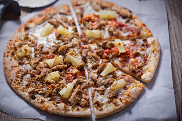 Pulled pork and pineapple pizza 