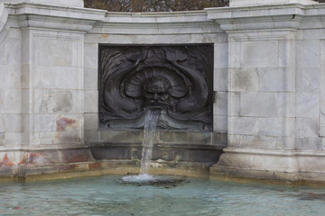 Fountain. Queen Victoria memorial. London.