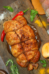 курица запечённая с ветчиной и сыром.