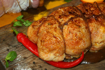 курица запечённая с ветчиной и сыром.