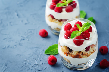 Raspberry greek yogurt parfait