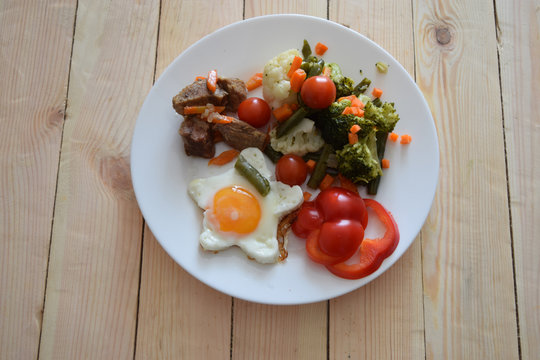 Broccoli with beef pledge of good health - Powered by Adobe