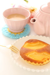 apple sweet bun and milk tea