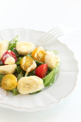 Banana and multiple color tomato salad