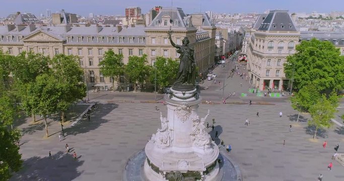 Place de la R&eacute;publique 2