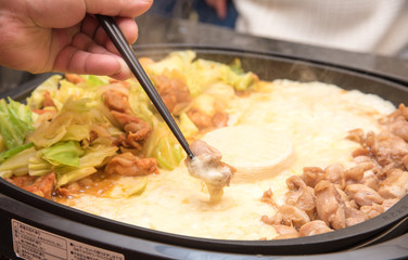 家庭のチーズタッカルビ