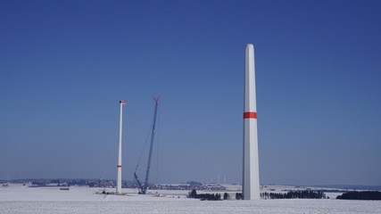 Obraz premium Steinenkirch, Gussenstadt, Schwäbische Alb, Aufbau von Windäder im Winter
