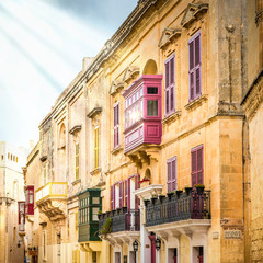 Fototapeta premium La Valette, et ses bow windows, Malte