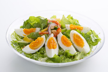 ゆで卵の野菜サラダ