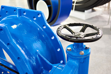 Industrial pipeline valve