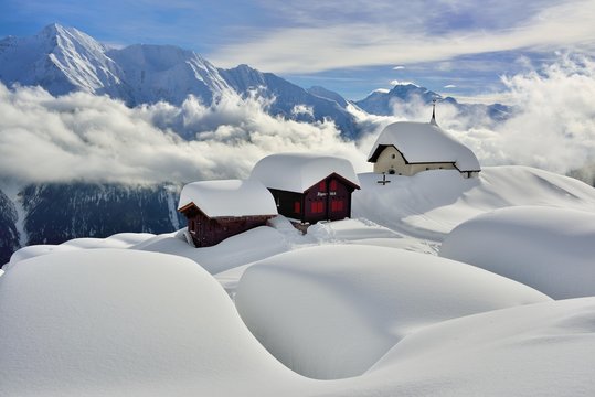 Maria zum Schnee chapel with Valais Alps in background