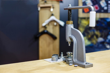 Rivet gun and rivets