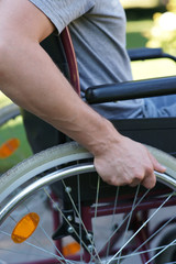 Fototapeta na wymiar Mann nach Unfall im Rollstuhl