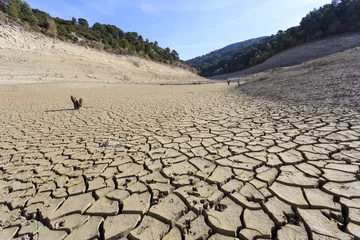 Fotobehang Empty lake at Bimont Dam near Aix en Provence, France. © jefwod