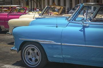 Fototapeta na wymiar Havana American Cars