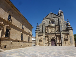 Fototapeta premium Úbeda, ciudad española y un municipio de la provincia de Jaén, capital de la comarca de La Loma de Úbeda, en la comunidad autónoma de Andalucía