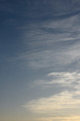 Fototapeta premium 青空と雲「空想・雲のモンスターたち」幾重にも、重なる、重複、どこまでも、段々に、並び方などのイメージ