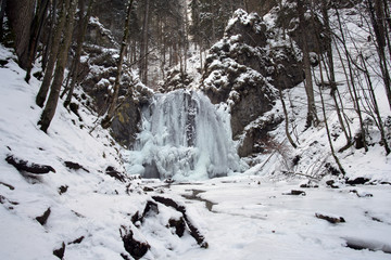 Fototapeta na wymiar Josefsfaelle im Winter