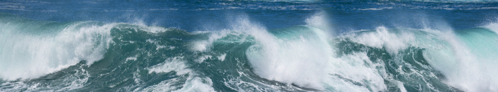 big sea wave