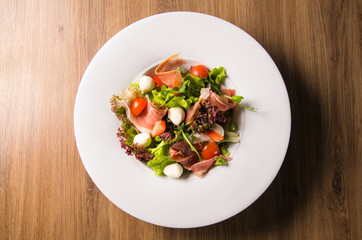 Fresh salad with mozarella