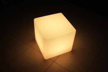 LED Cube Gelb