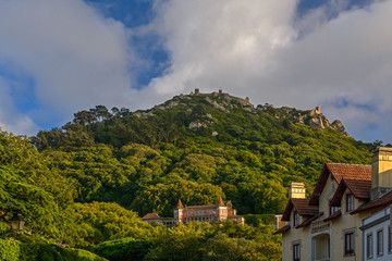 Fototapeta na wymiar Sintra mit dem Castelo dos Mouros