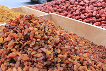 Raisins and red dates in retail