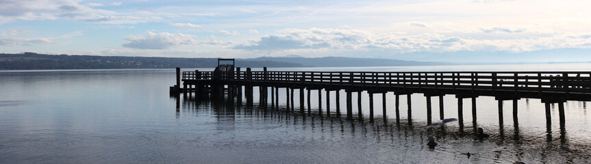 ruhige Seebr&uuml;cke Br&uuml;cke am See