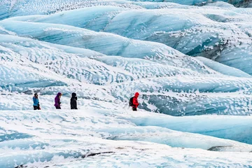 Cercles muraux Glaciers alpinistes randonnée sur un glacier en islande