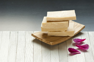 Soaps stack, balance