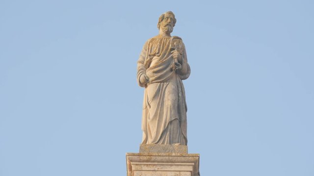Saint Peter statue holding the key of Heaven