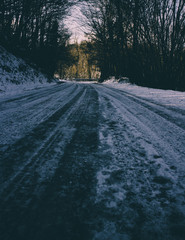 Obraz premium Strada innevata