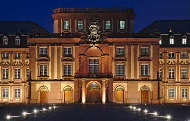 Eingang vom Mannheimer Schloss - obrazy, fototapety, plakaty