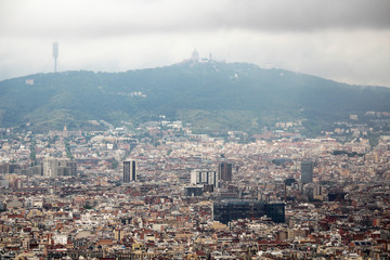 Obraz premium The view of Barcelona from Montjuic fort 