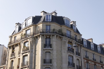 Immeuble du quartier de Montmartre &agrave; Paris	