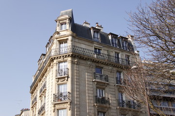 Immeuble du quartier de Montmartre à Paris	