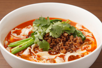 麻辣刀削麺