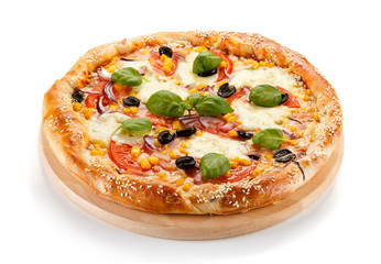 Vegetarian pizza with corn and olives 