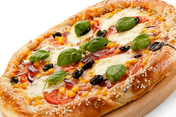 Vegetarian pizza with corn and olives 