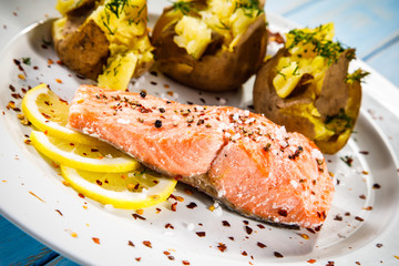 Roast salmon with potatoes 
