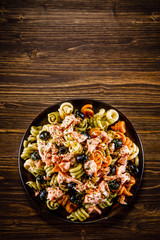 Pasta with salmon and vegetables 