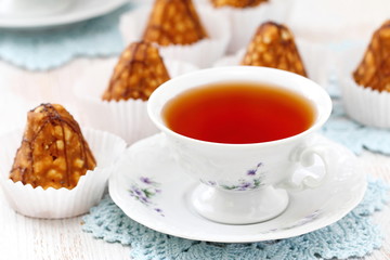 Small cakes and tea