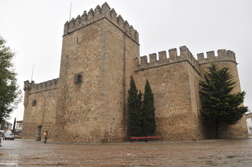 reportaje de la ruta de los castillos por la provincia de toledo, castillo de los condes de orgaz
