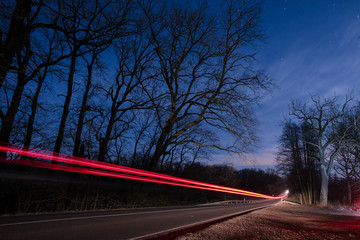 Straße bei Nacht