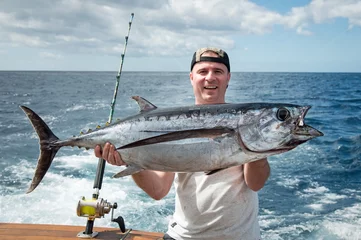 Selbstklebende Fototapete Angeln Trophäe für den Thunfischfang