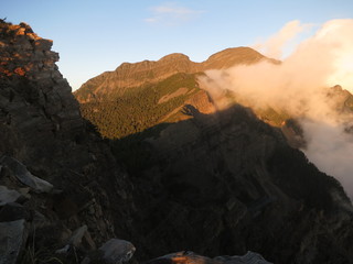Naklejka premium 台湾・雪山の夕照