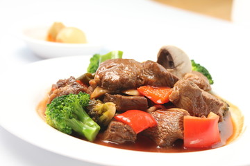 Chop steak and garnish