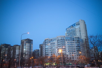 Fototapeta na wymiar city quarter on a winter evening