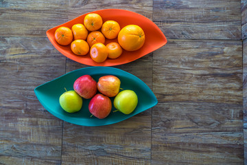 Apples, Oranges in Mandarin in Curvy bowls