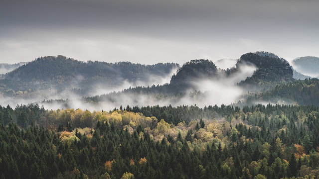 Sächsische Schweiz Aussicht vom Neuen Wildenstein im Herbst